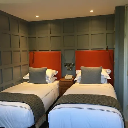 The Shores Bed & Breakfast 3*