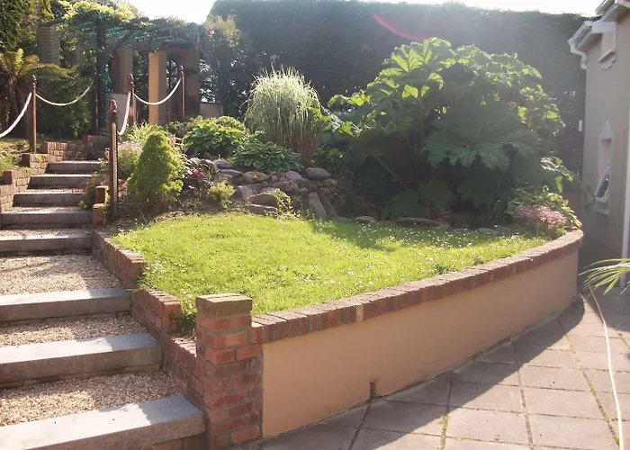 The Shores Каслгрегори